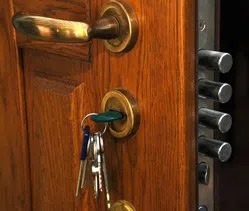 Town Center Locksmith Shop Cincinnati, OH 513-494-3073 Town Center Locksmith Shop Cincinnati, OH 513-494-3073 - 6-Lock-Change